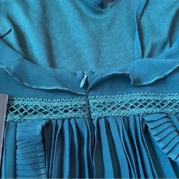 Lulus Never a Dull Moment Tie-Strap Pleated Midi Dress Emerald Green XSmall
